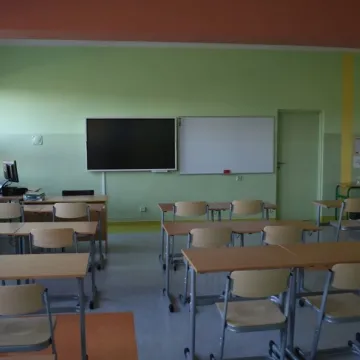 Nowe monitory interaktywne w szkołach w gminie Kamieńsk