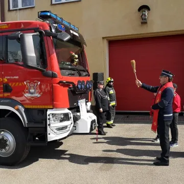OSP w Gomunicach z nowym samochodem ratowniczo-gaśniczym