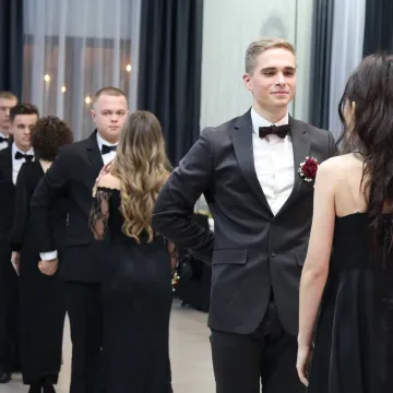 Studniówka uczniów „Drzewniaka” w Kobielach Wielkich