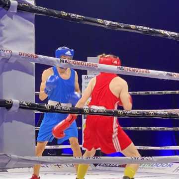 Korner Radomsko Boxing Night 2023. Robert Parzęczewski znokautował rywala
