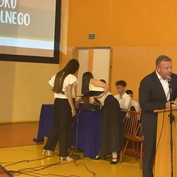 Pierwsze Liceum zakończyło rok z dumą – ponad 100 wyróżnionych uczniów i kolejne inwestycje