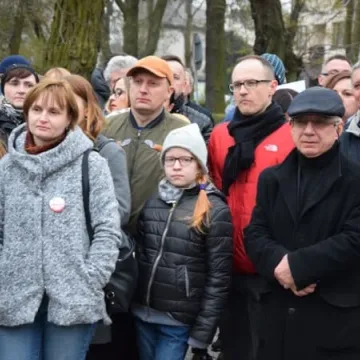 Wiec poparcia dla strajkujących nauczycieli w Radomsku