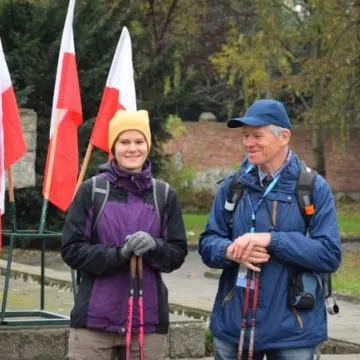 Wyruszyli na trasę VIII Pieszego Maratonu Niepodległości