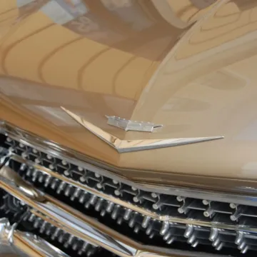 Maluchy, Łady i Cadillaki - wystawa samochodów przed Muzeum Regionalnym w Radomsku