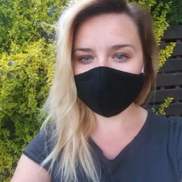 Stowarzyszenie „Koniczynka” sprzedaje maseczki. Żeby przetrwać…