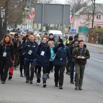 Wyruszyli na trasę VIII Pieszego Maratonu Niepodległości