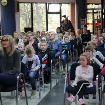 Spotkanie autorskie z Ewą Kaczmarczyk w bibliotece w Radomsku