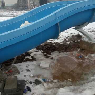 Urzędnicy ujawniają wady, jakie stwierdzono w nowym basenie w Radomsku