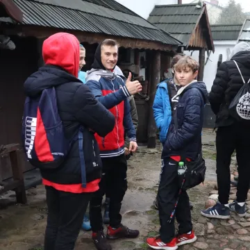 Wybrali się w podróż za jeden uśmiech...