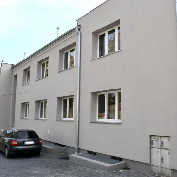 Piotrków Tryb.: Zamurowa 1 po kompleksowym remoncie