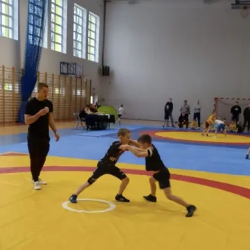 Pierwszy krok na macie z udziałem 96 zapaśników