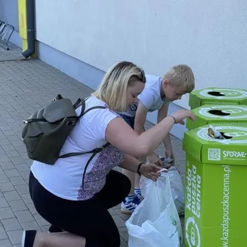 Oddali puszki, otrzymali sadzonki i zioła