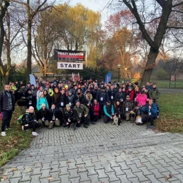 Na trasie Pieszego Maratonu Niepodległości