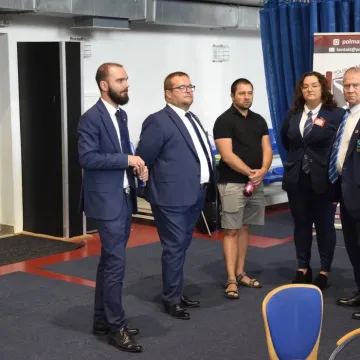 Podnoszenie ciężarów w hołdzie trenerowi Wacławowi Tomalce