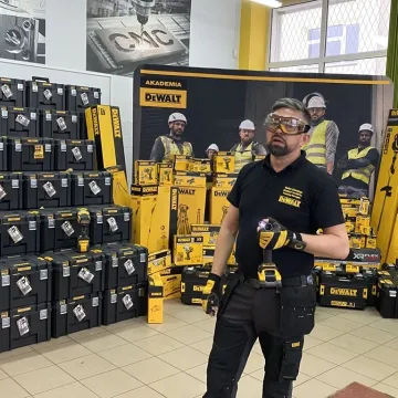Akademia DeWalt w „Mechaniku”. Prestiżowy program tylko dla 10 szkół w kraju