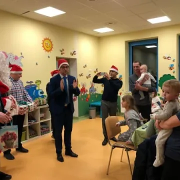 Mikołaj odwiedził dzieci w szpitalu