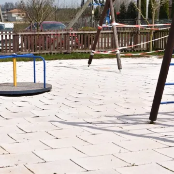 Gm. Kamieńsk: place zabaw zmienią oblicze