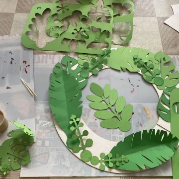 Emocje i wiosna na warsztatach kartonowych w Muzeum Regionalnym w Radomsku