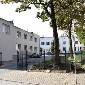 Piotrków Tryb.: Zamurowa 1 po kompleksowym remoncie