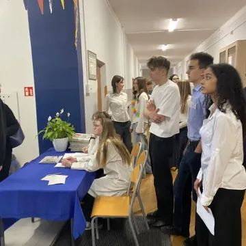 Dzień Owarty w II LO w Radomsku. Ósmoklasiści poznali szkołę od środka