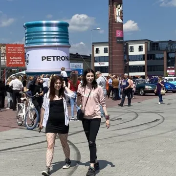 Klasyki zaparkowały w Radomsku. Trwa Auto-Moto Weteran 5