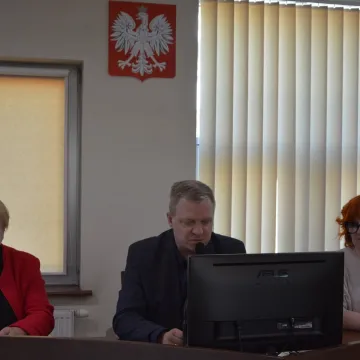 Zmiany w budżecie i minuta ciszy na sesji Rady Powiatu Radomszczańskiego