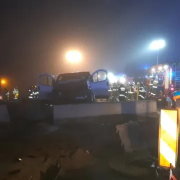 DK1: wypadek busa w okolicach Radomska. 5 osób rannych