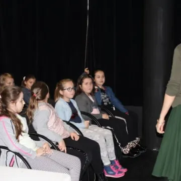 „Wehikuł czasu” – warsztaty edukacyjne dla dzieci w MDK 