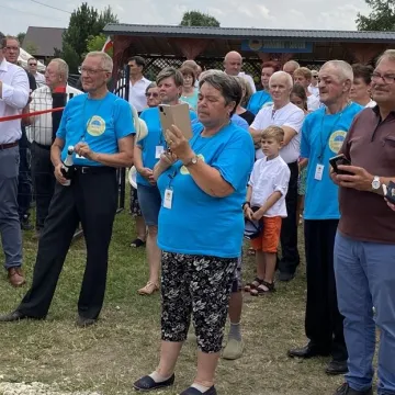 W Sudzinku otwarto nową drogę. Wstęgę przecinał m.in. wicemarszałek Sejmu RP