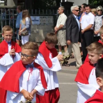 Procesje przemierzyły ulice