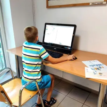 Dzieci uczą się programowania Scratch