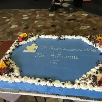 Pochód ulicami miasta - VII Radomszczańskie Dni Autyzmu