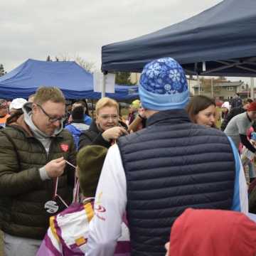 [WIDEO] Glinianki parkRUN w Radomsku. Bieg dla zdrowia i WOŚP 2025