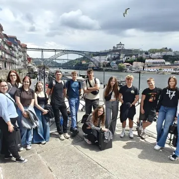 Zakończenie stażu uczniów ZSE z certyfikatami