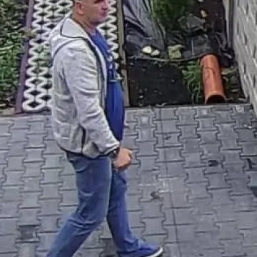 Ukradł 5500 zł. Teraz szuka go policja 