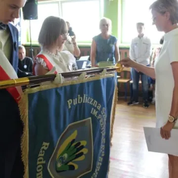 PSP 8 w Radomsku nadano imię „Przyjaciół Dzieci”. Uroczystości 50-lecia