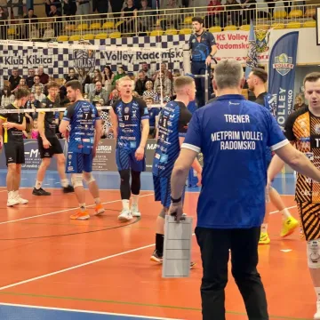 Walka o II ligę siatkówki rozpoczęta. Pierwsze starcia turnieju finałowego