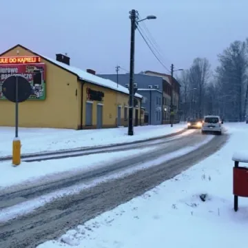 Sypnęło śniegiem. Akcja zima w Radomsku