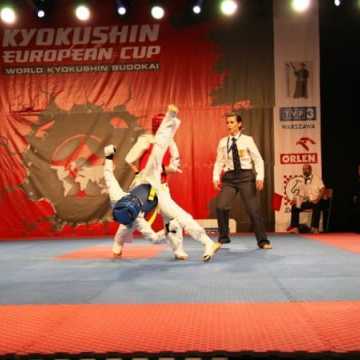 Natalia Dudek i Agata Sobieraj na podium Pucharu Europy karate Kyokushin