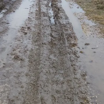 Na Kukuczki grzęzną w błocie