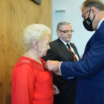 „Złoci” małżonkowie odznaczeni medalami