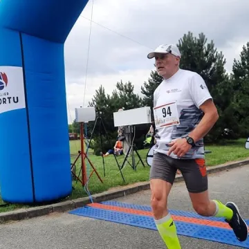 Ponad setka biegaczy stanęła na starcie biegu ulicznego w Radomsku