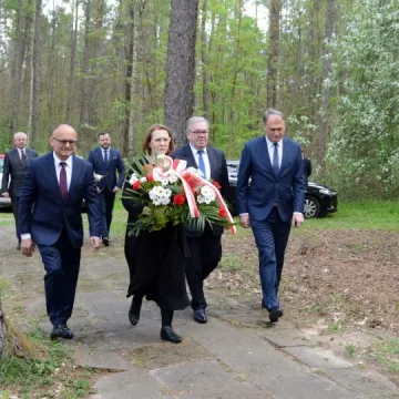 W Bąkowej Górze upamiętniono zamordowanych żołnierzy KWP