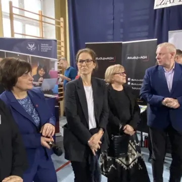 Tłumy maturzystów na targach w II LO w Radomsku