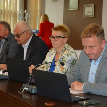 Radni o wynagrodzeniu starosty i zmianach w budżecie