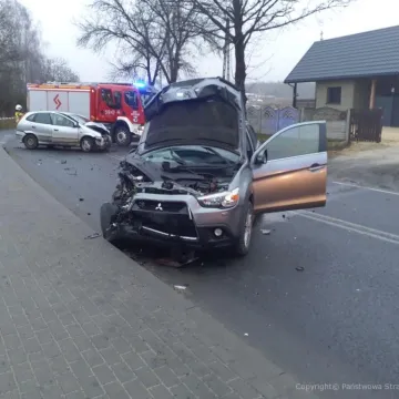 Kodrąb: zderzyły się dwa pojazdy. Droga jest zablokowana