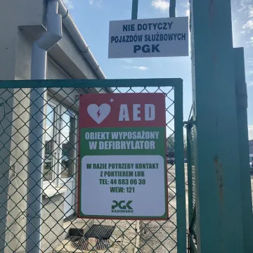 Kilka sekund może uratować życie. Nowe defibrylatory w Radomsku