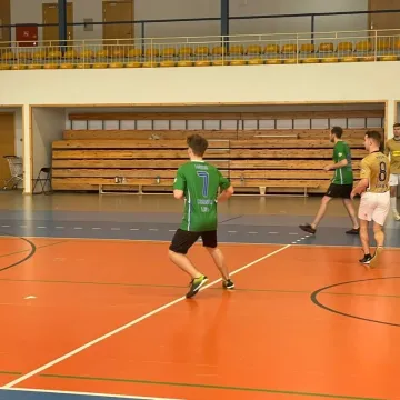 MM Projekt rozbił Młode Wilki