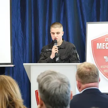 W ZSP nr 1 w Radomsku odsłonięto Dąb Pamięci