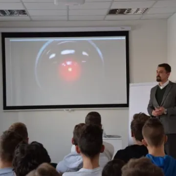 O sztucznej inteligencji w Starterze